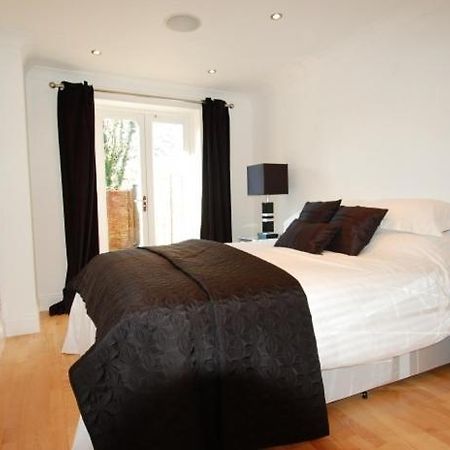 Parks Serviced Apartments Hertford Pokoj fotografie