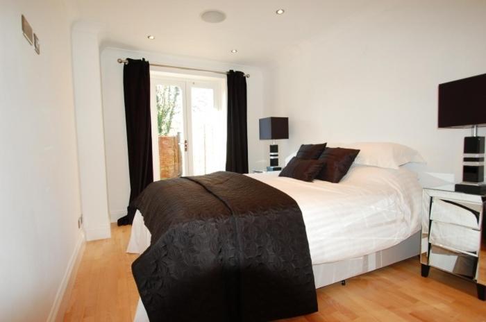 Parks Serviced Apartments Hertford Pokoj fotografie